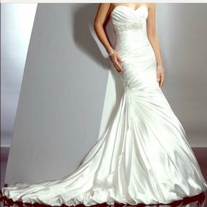 Maggie sottaro wedding dress